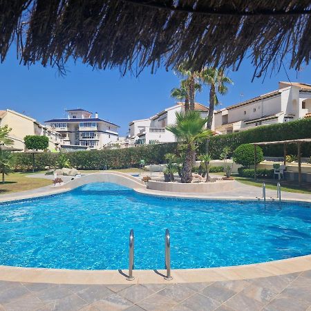 Lovely Apartment Near The Beach In Sunny La Mata Торевиеха Екстериор снимка