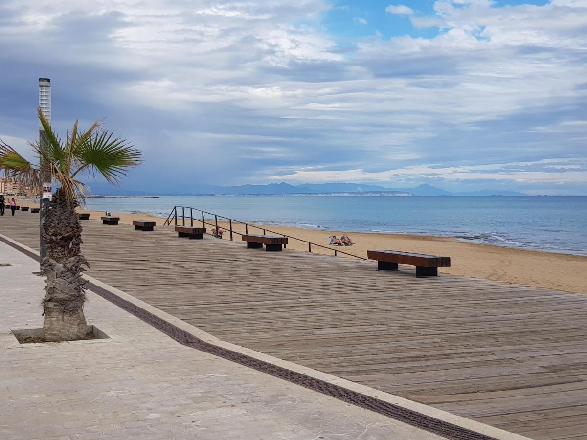 Lovely Apartment Near The Beach In Sunny La Mata Торевиеха Екстериор снимка