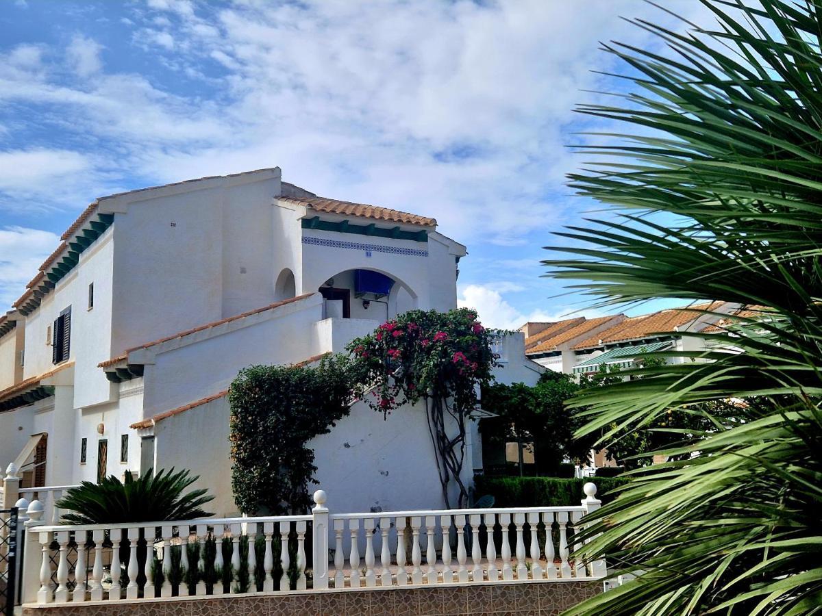 Lovely Apartment Near The Beach In Sunny La Mata Торевиеха Екстериор снимка
