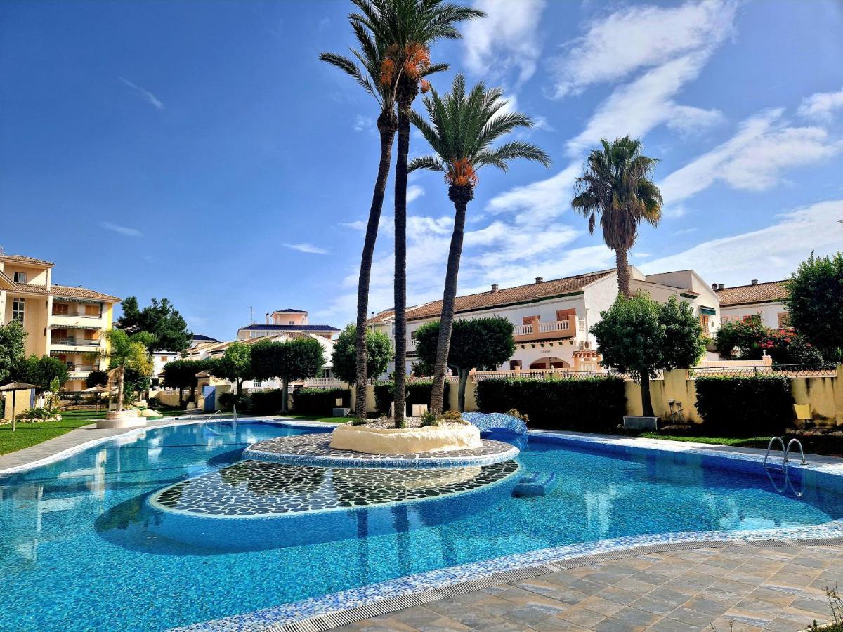 Lovely Apartment Near The Beach In Sunny La Mata Торевиеха Екстериор снимка