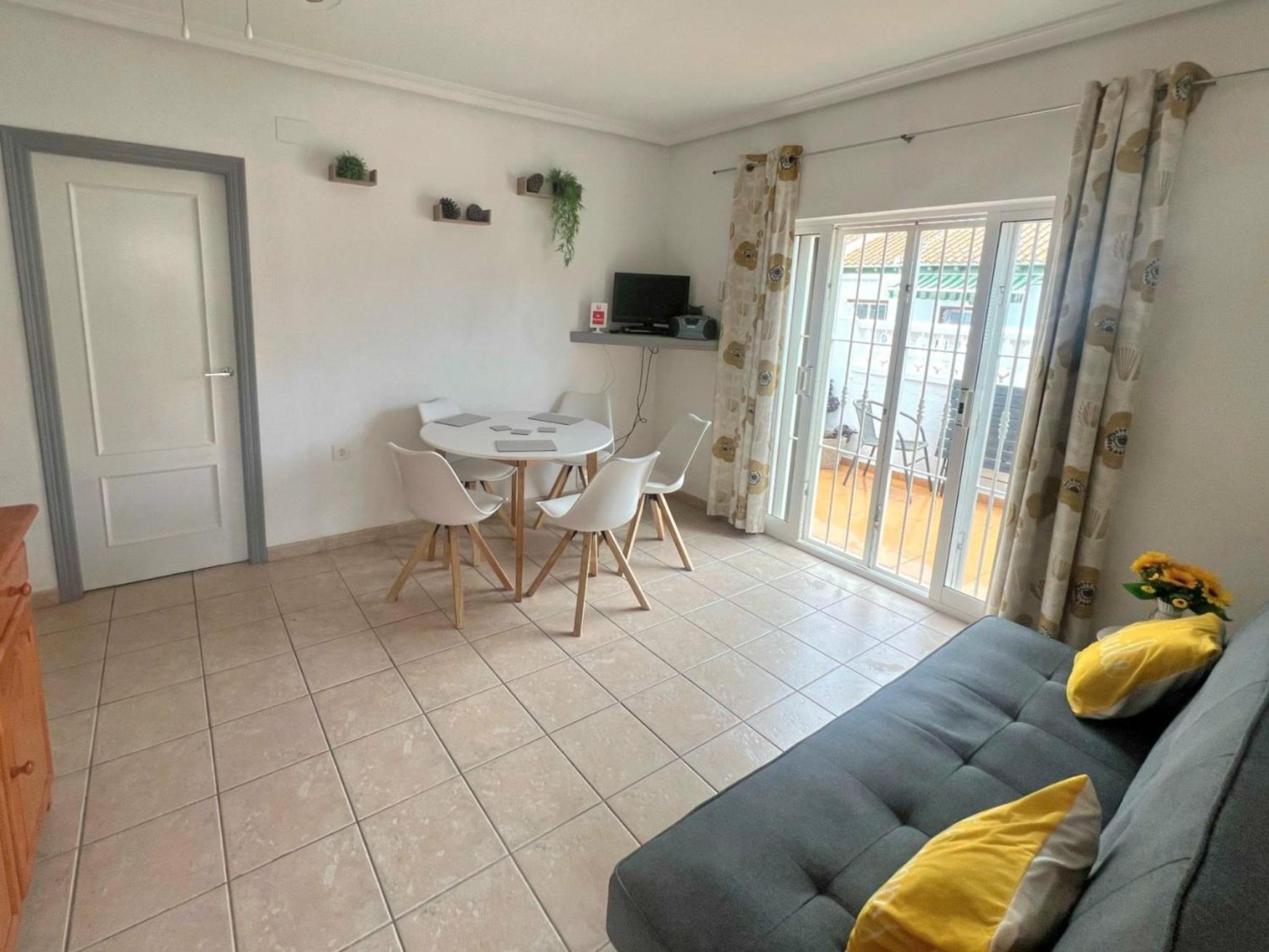 Lovely Apartment Near The Beach In Sunny La Mata Торевиеха Екстериор снимка