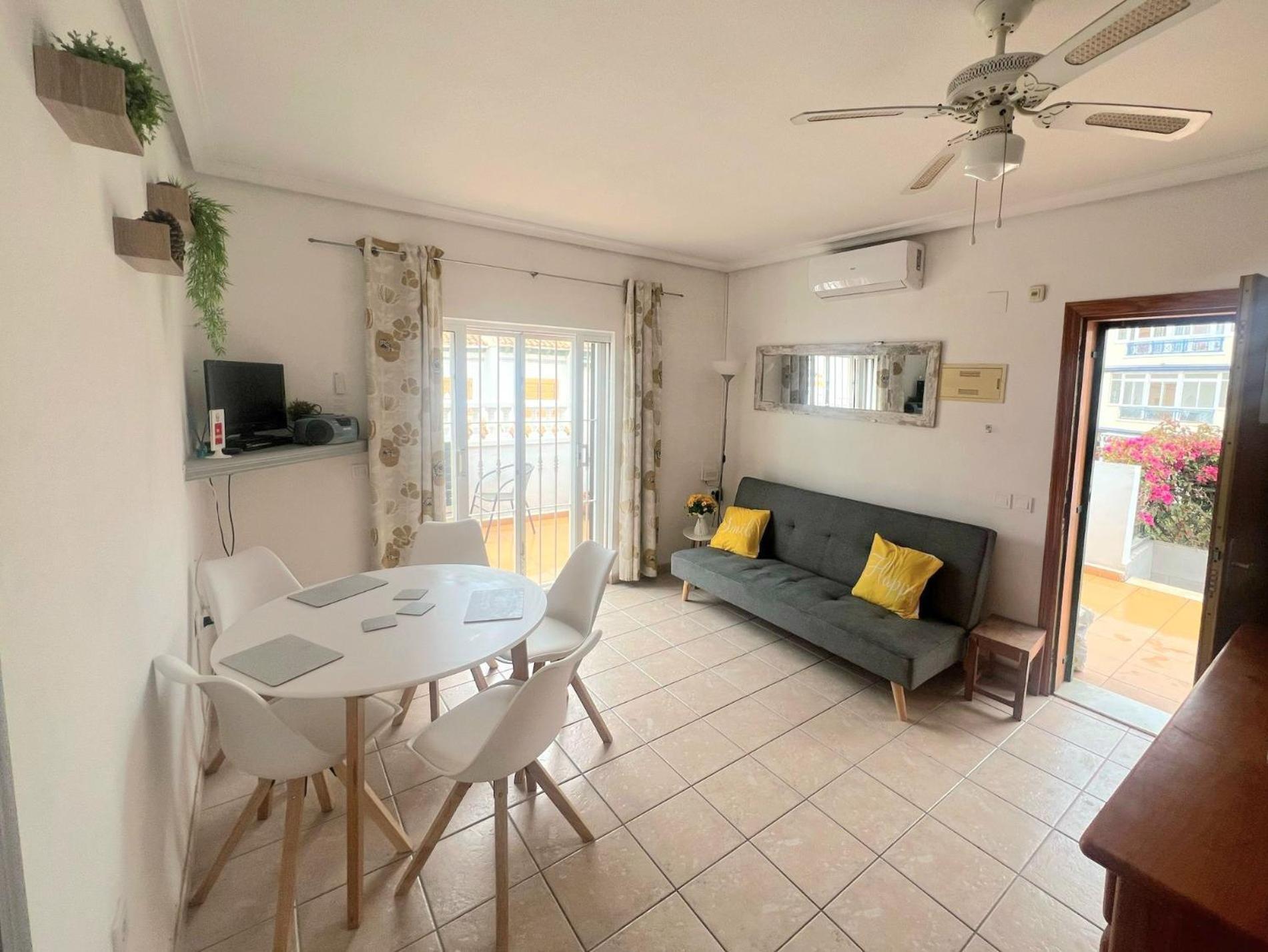 Lovely Apartment Near The Beach In Sunny La Mata Торевиеха Екстериор снимка